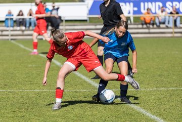 Bild 50 - wBJ TuS Rotenhof - Holstein Kiel : Ergebnis: 1:4